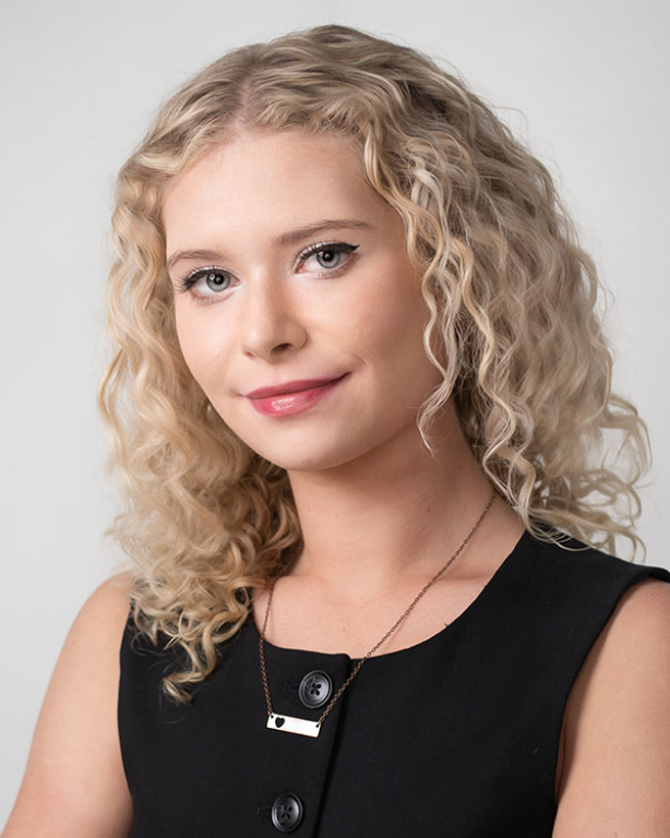 Calli Splain, REALTOR®, Real Estate Agent