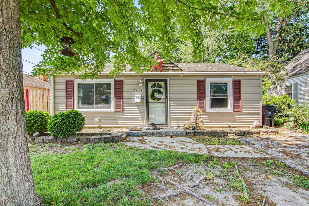 2933 Cleveland Avenue Michigan City IN 46360 (House For Sale