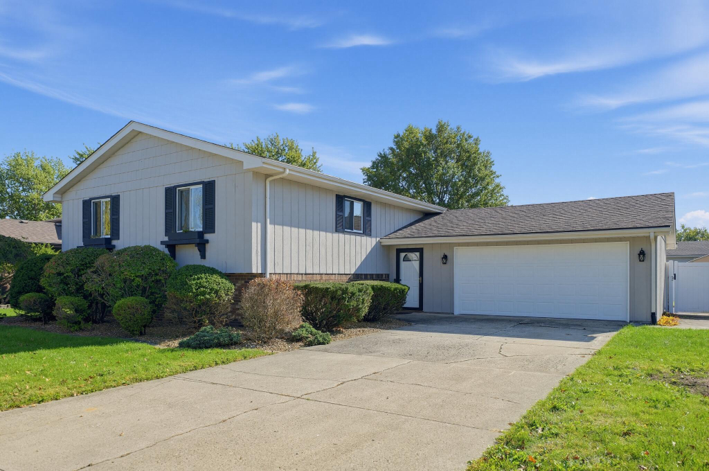 1453 W 94th Court Crown Point IN 46307 (House For Sale) | MLS 847575