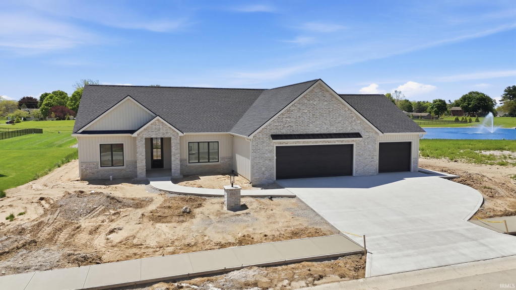 17667 Monza Pass Huntertown IN 46748 (House For Sale) | MLS 202618444