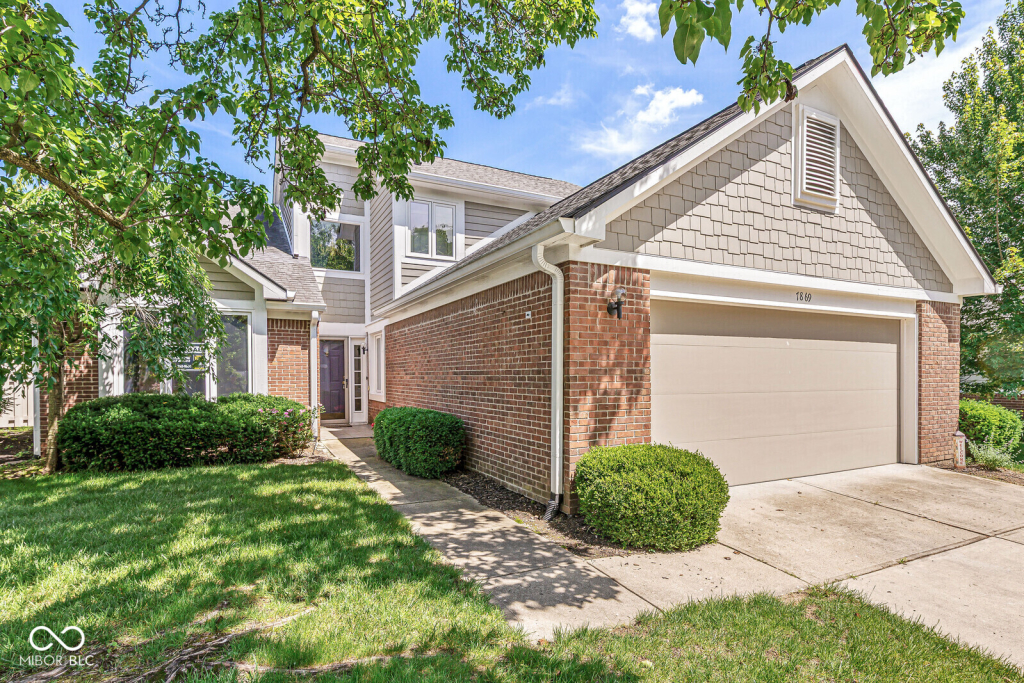 7869 Clearwater Parkway Indianapolis IN 46240 (House For Sale