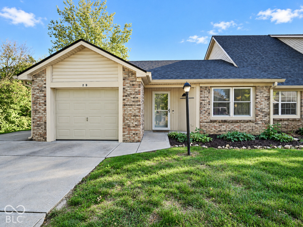 525 Paradise Way E Greenwood IN 46143 (House For Sale) | MLS 22132864