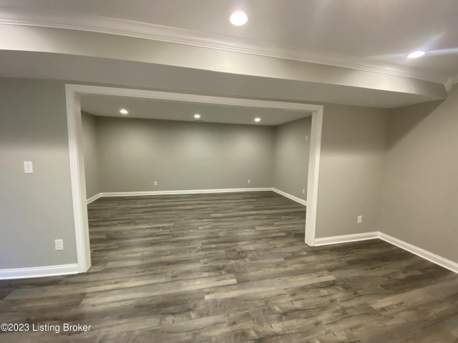 Listing Image 80
