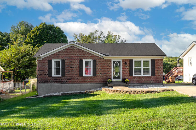 40  Cove Rd Shelbyville, KY 40065 | MLS 1622975