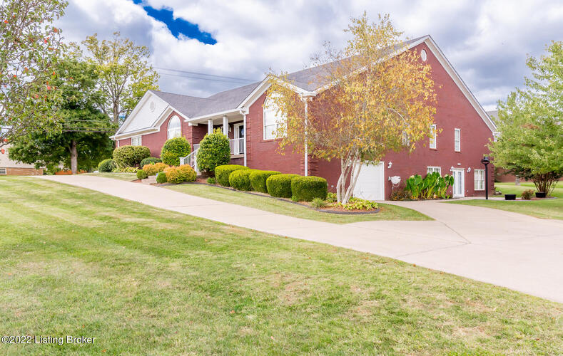 1259  Pebble Dr Shelbyville, KY 40065 | MLS 1623366