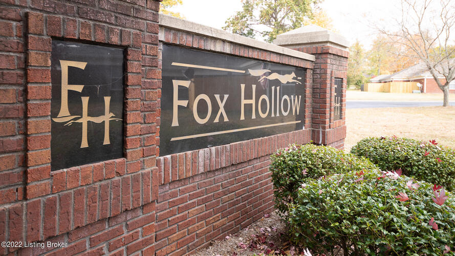 7319  Fox Hollow Way Louisville, KY 40228 | MLS 1624586