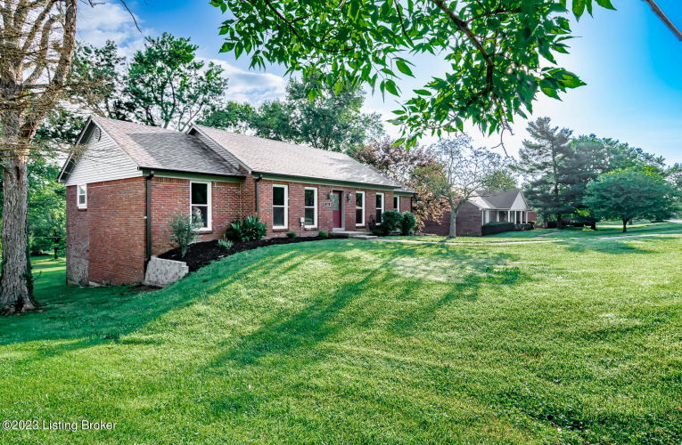 221  Hillview Dr Shelbyville, KY 40065 | MLS 1641809