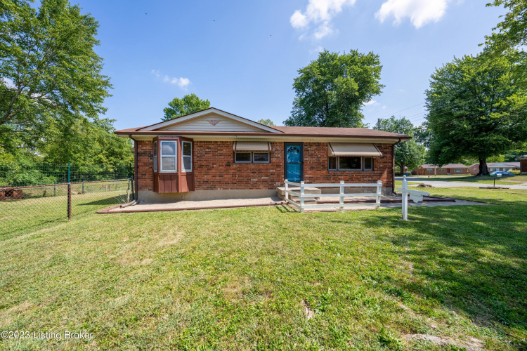 7015  Hickock Dr Louisville, KY 40219 | MLS 1645052