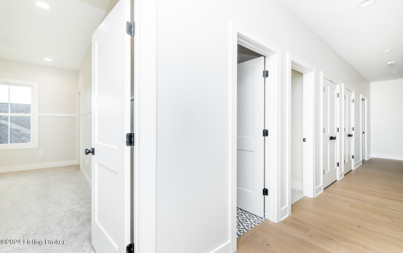 Listing Image 105
