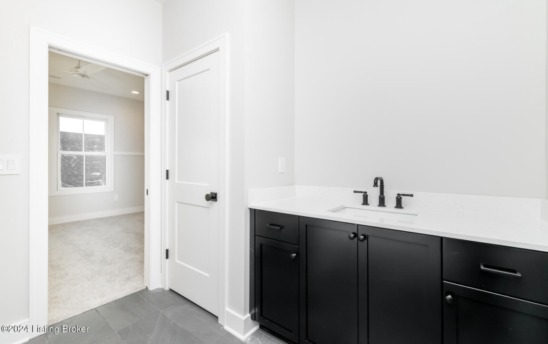 Listing Image 111