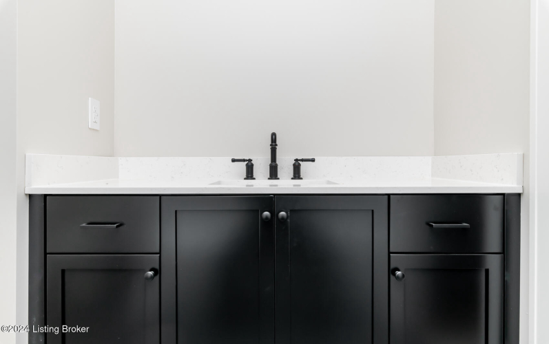 Listing Image 112