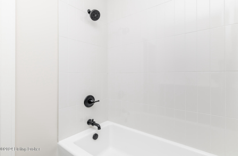 Listing Image 114