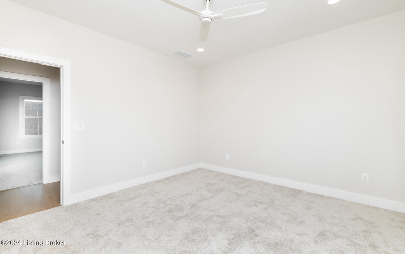 Listing Image 130