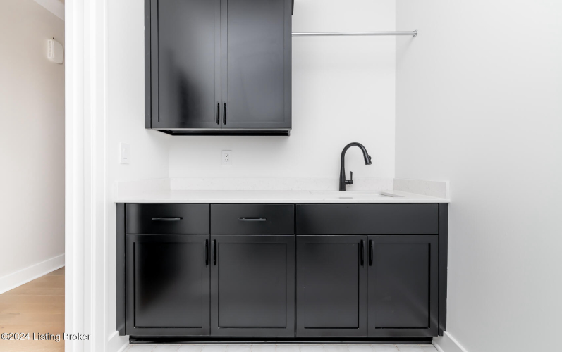 Listing Image 136