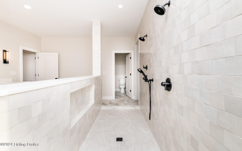 Listing Image 84