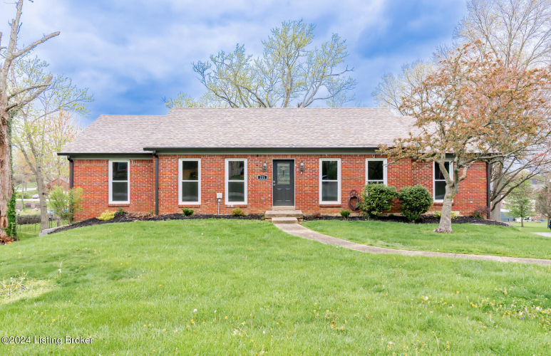 221  Hillview Dr Shelbyville, KY 40065 | MLS 1659084