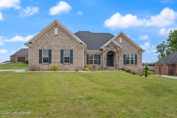 2316  Champion Hill Pl Fisherville, KY 40023 | MLS 1664357