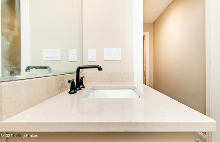 Listing Image 104