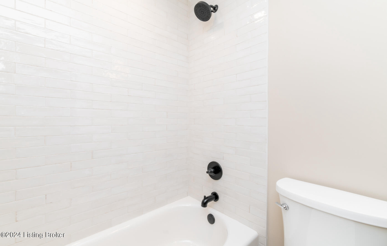 Listing Image 105