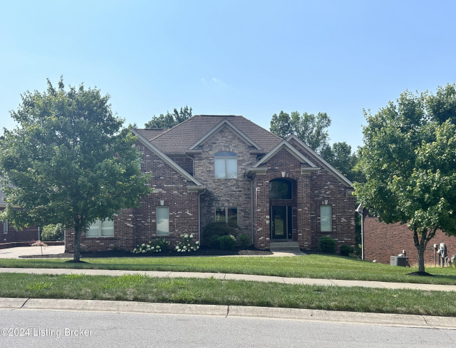 5610  Valley Park Dr Louisville, KY 40299 | MLS 1669954