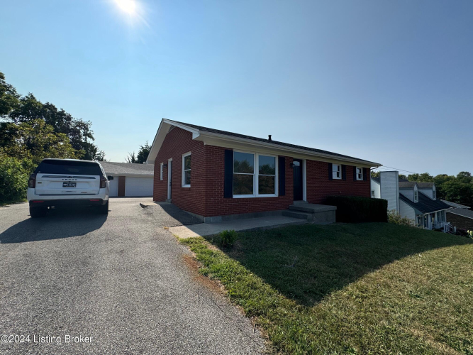 1217  Lyndon Ln Radcliff, KY 40160 | MLS 1670041