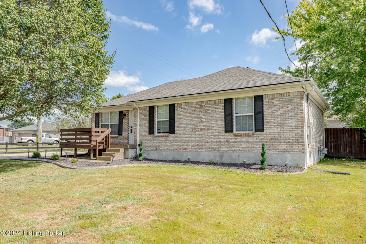 202  Howlett Dr Shepherdsville, KY 40165 | MLS 1670973