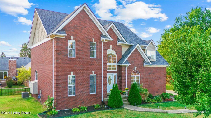 3606  Briarglen Ln Louisville, KY 40220 | MLS 1671090