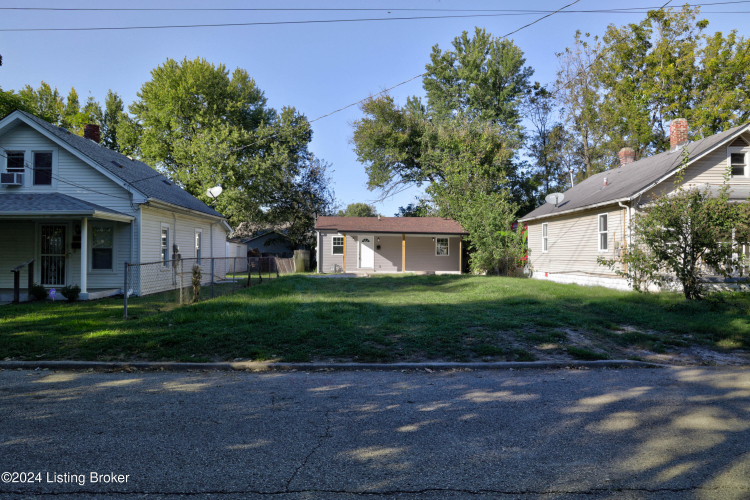 157 E Wampum Ave Louisville, KY 40214 | MLS 1672634