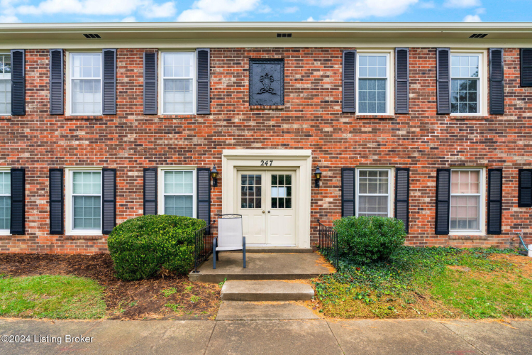 247  Salisbury Square Louisville, KY 40207 | MLS 1674403