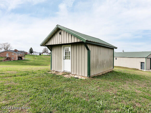 Listing Image 4