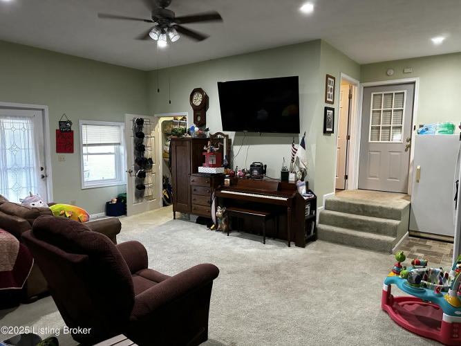 Listing Image 32