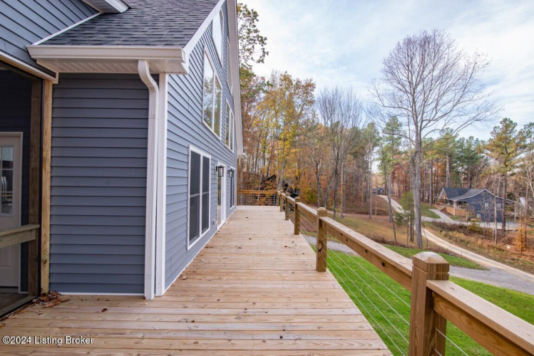 Listing Image 17