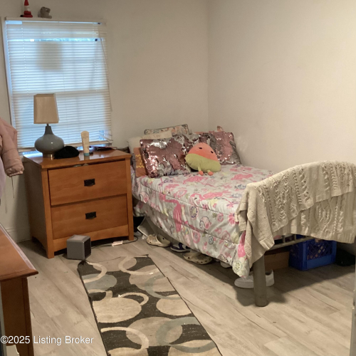 Listing Image 36