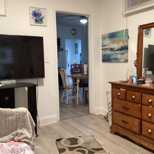 Listing Image 40