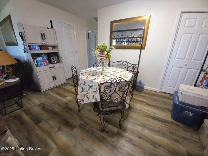 Listing Image 23