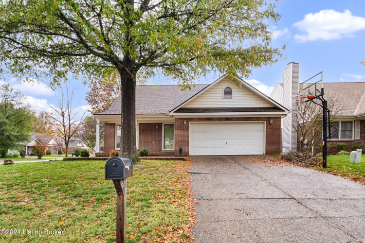 10201  Cambrie Ct Louisville, KY 40241 | MLS 1675078