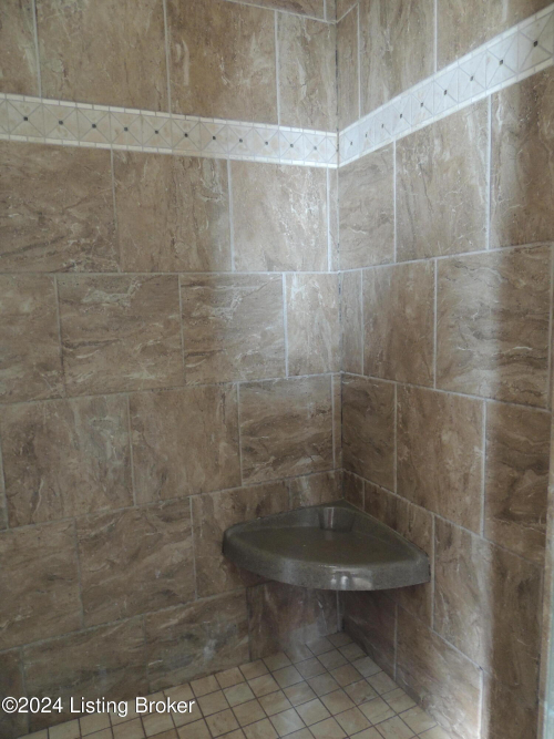 Listing Image 27