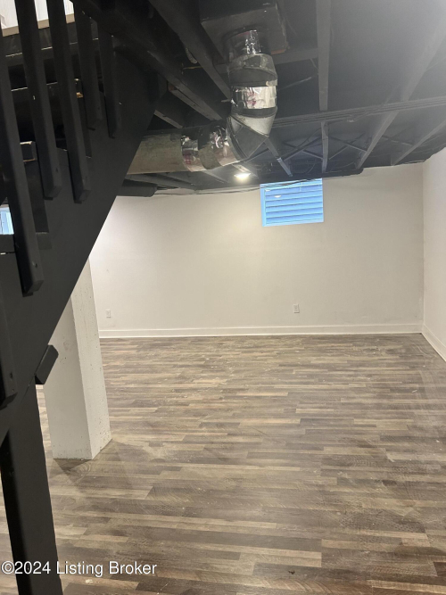 Listing Image 17