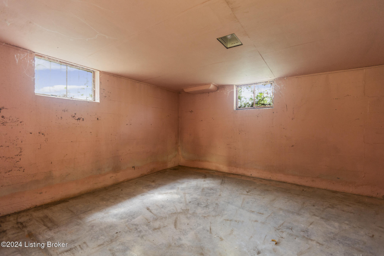Listing Image 38