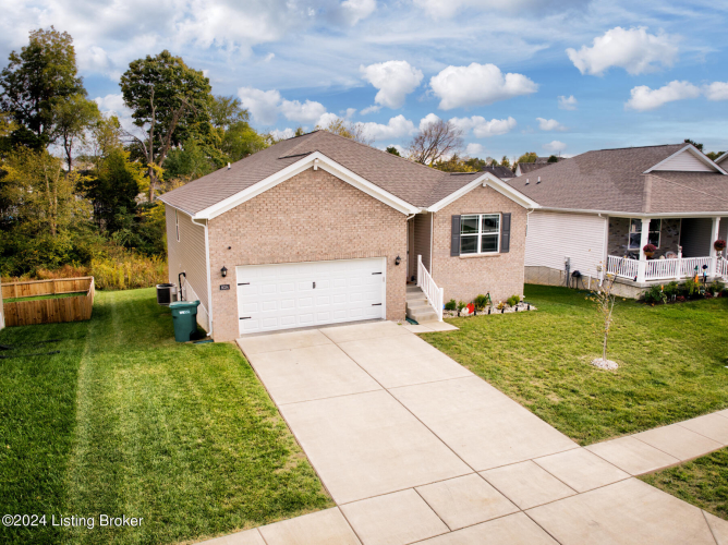 8034  Cedar Meadows Ln Louisville, KY 40228 | MLS 1675470