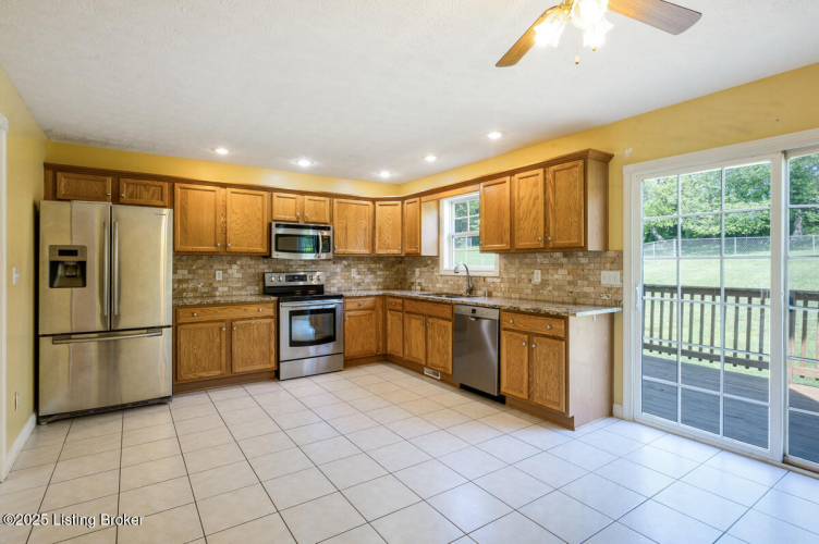 Listing Image 16