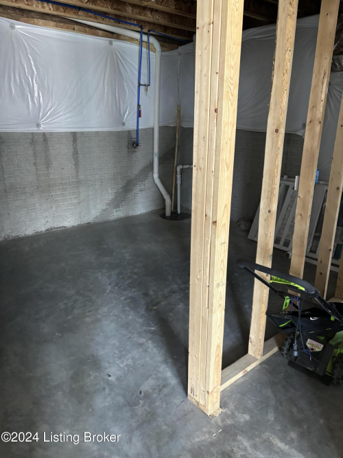 Listing Image 17