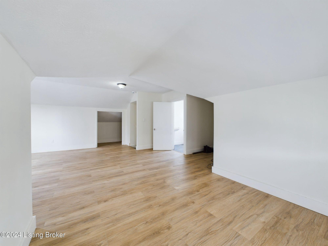 Listing Image 37
