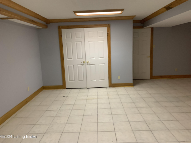 Listing Image 24