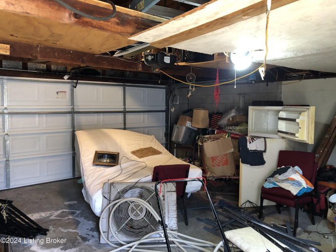 Listing Image 16