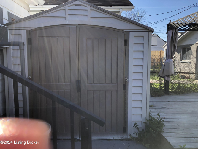 Listing Image 7