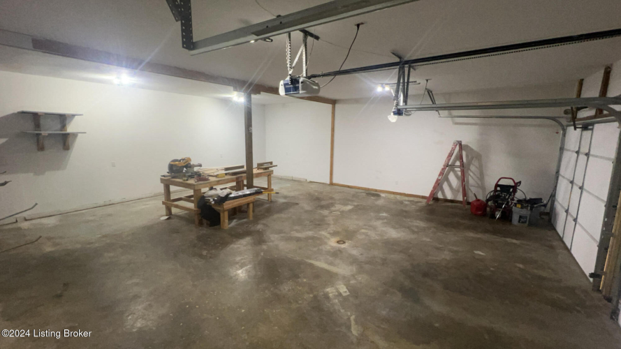 Listing Image 43