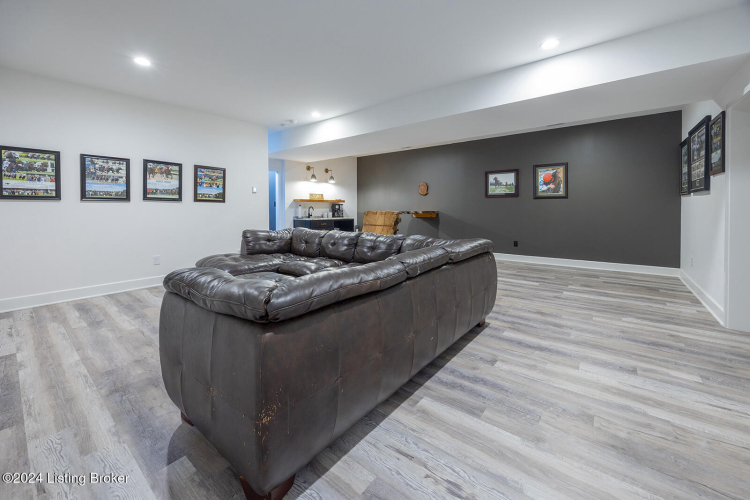 Listing Image 36