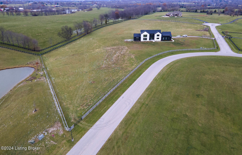 Listing Image 46