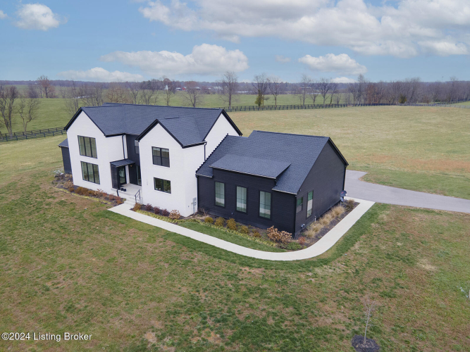 Listing Image 48